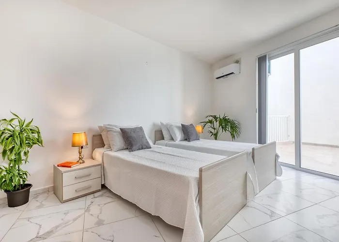 New! Sant Anna Residences, M2 By Sf Homes Daire