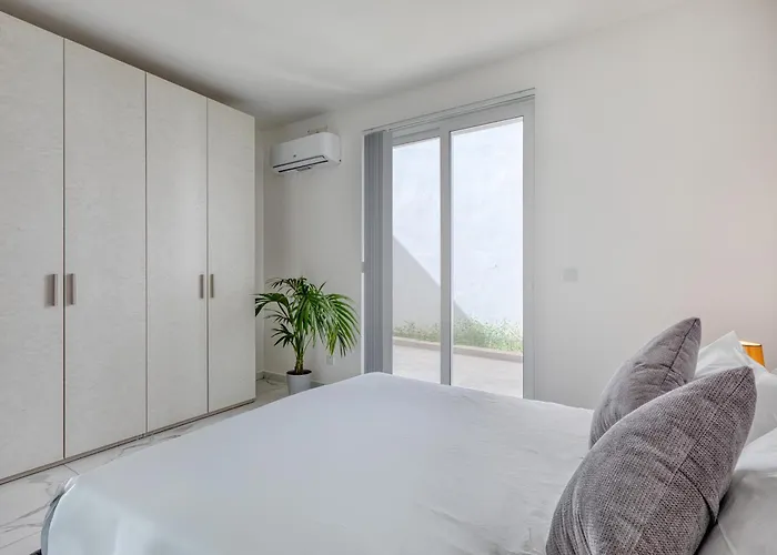 New! Sant Anna Residences, M2 By Sf Homes Daire