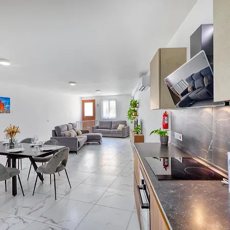 New! Sant Anna Residences, M2 By Sf Homes Apartmán *